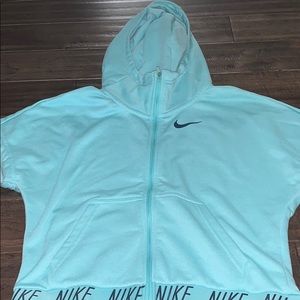 blue nike short sleeve sweatshirt